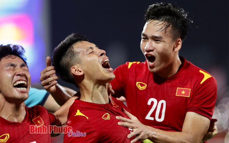 Thắng tối thiểu U23 Myanmar, U23 Việt Nam vươn lên đầu bảng