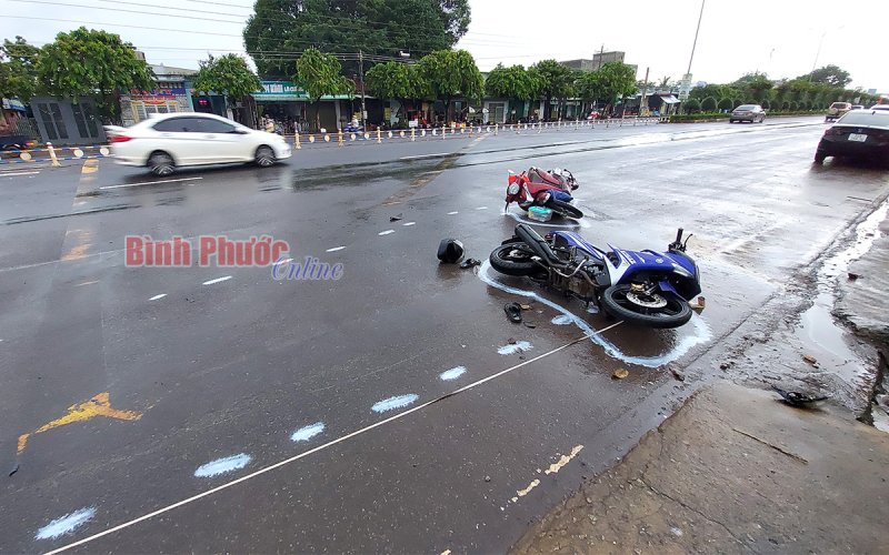 Thanh niên đi nhậu về chạy xe gây tai nạn khiến 1 người nguy kịch