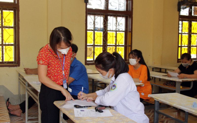 Thí sinh lớp 12 phản hồi các sai sót về xét công nhận tốt nghiệp trước ngày 10-6