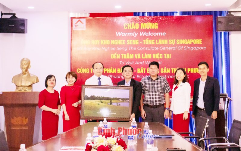 Tổng Lãnh sự quán Singapore thăm, làm việc tại Công ty Cổ phần Đầu tư - Bất động sản Thành Phương