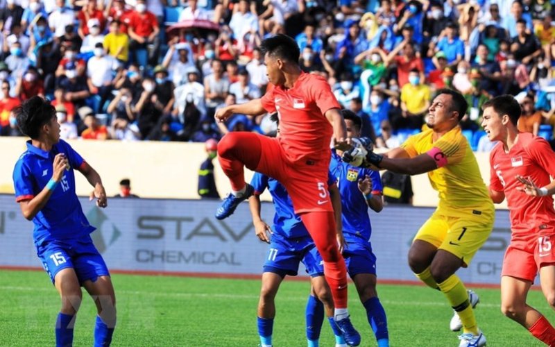 U23 Lào đánh rơi chiến thắng khó tin trước U23 Singapore