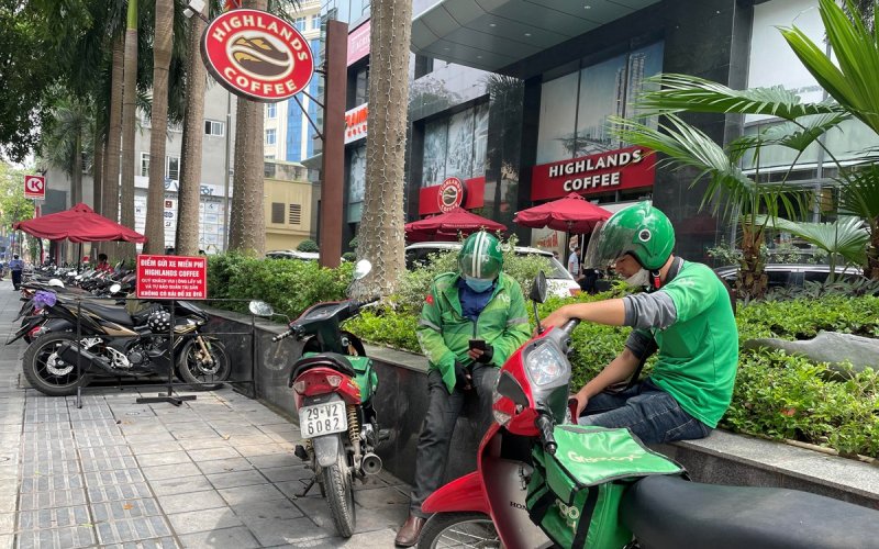 Xăng lập đỉnh, tài xế công nghệ ‘kêu trời’ vì thu nhập giảm mạnh