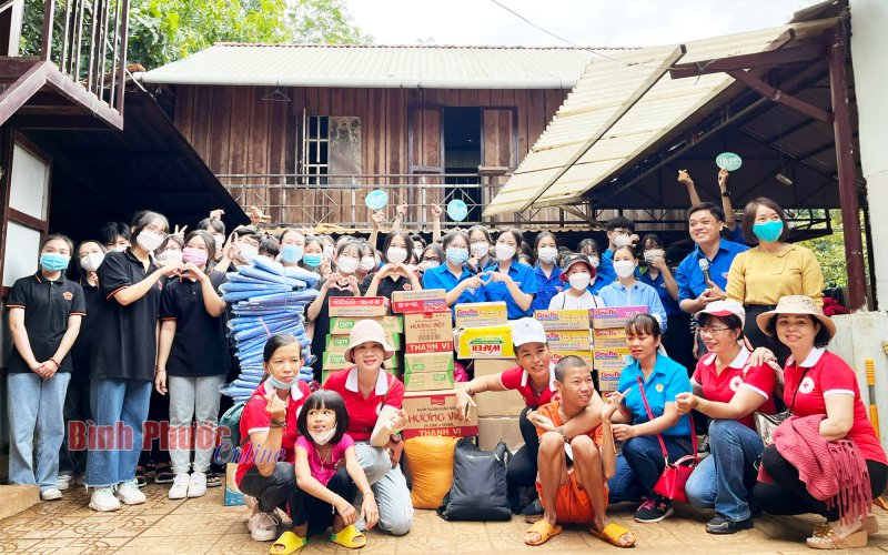 Ý nghĩa từ một buổi thiện nguyện