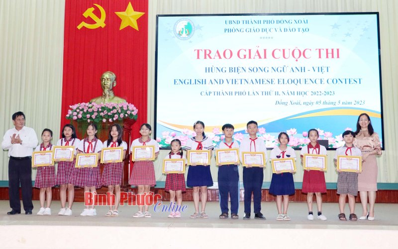 Bế mạc cuộc thi hùng biện song ngữ Anh - Việt cấp thành phố