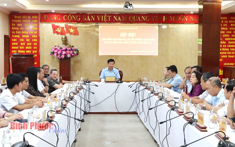 Bình Phước: Thường trực Tỉnh ủy gặp mặt cán bộ tham gia lớp bồi dưỡng, tạo nguồn cán bộ lãnh đạo, quản lý tỉnh