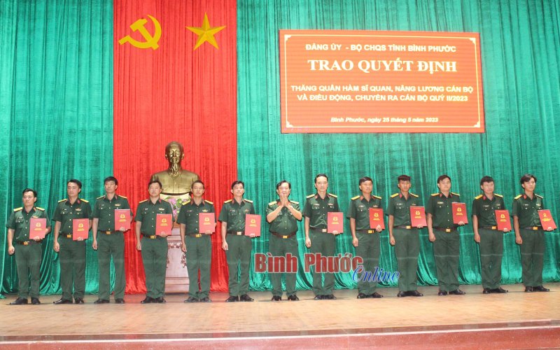 Bộ Chỉ huy Quân sự tỉnh Bình Phước: 115 sĩ quan, quân nhân chuyên nghiệp được thăng quân hàm, nâng lương
