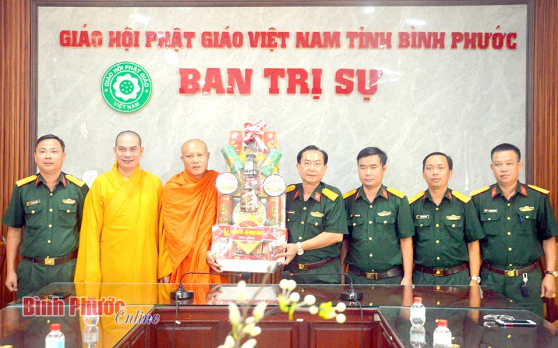 Bộ CHQS tỉnh Bình Phước chúc mừng đại lễ Phật đản