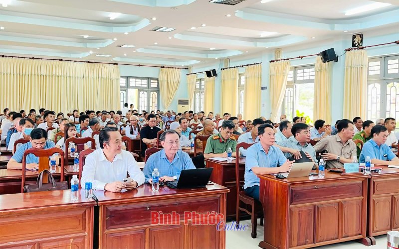 Bù Đăng: Chức sắc, chức việc, già làng góp ý xây dựng Đảng, chính quyền