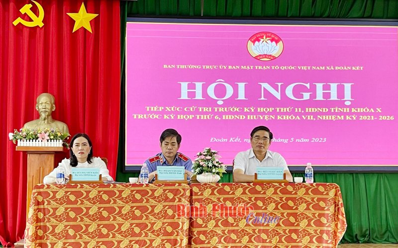 Bù Đăng: Cử tri xã Đoàn Kết kiến nghị vấn đề chi trả bảo hiểm y tế