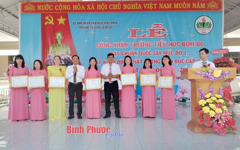 Bù Đăng: Trường tiểu học Bom Bo đạt chuẩn quốc gia mức độ 1