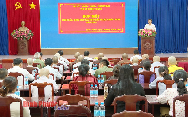 Chơn Thành: Họp mặt chức sắc, chức việc các tôn giáo
