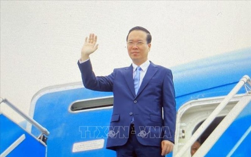 Chủ tịch nước Võ Văn Thưởng lên đường tham dự Lễ đăng quang của Nhà vua Anh Charles III