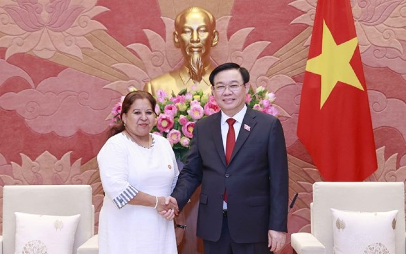 Chủ tịch Quốc hội tiếp Tổng Thư ký Hội Liên hiệp Phụ nữ Cuba