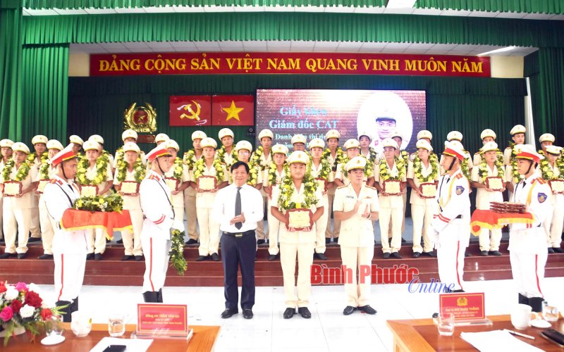 Công an tỉnh tuyên dương 75 điển hình thực hiện 6 điều Bác Hồ dạy