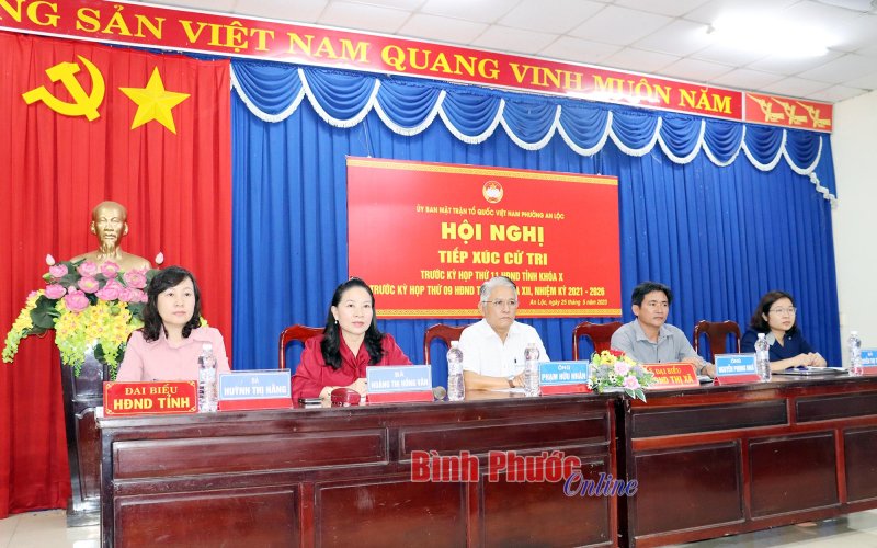 Cử tri Bình Long kiến nghị nhiều vấn đề về giao thông, điện sinh hoạt