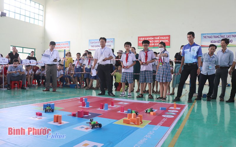 Đồng Xoài: Khai mạc ngày hội Stem Robotic lần thứ nhất