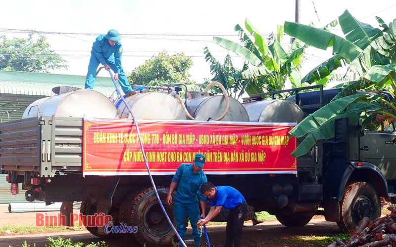 Giải “cơn khát” cho người dân vùng biên