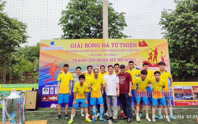 Giao lưu bóng đá gây quỹ hiếu học