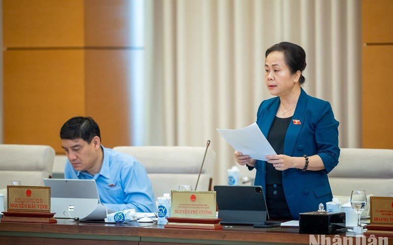 Không tán thành giảm 2% thuế VAT đối với lĩnh vực ngân hàng, bảo hiểm, bất động sản