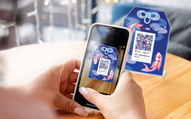 Ngân hàng ‘dồn lực’ số hóa, đa dạng phương thức chuyển tiền