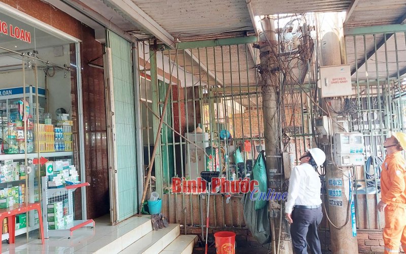 Nguy cơ mất an toàn về điện khu vực chợ Bù Na