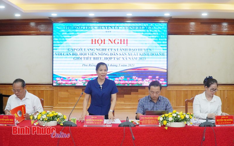 Phú Riềng: Gặp gỡ, đối thoại với cán bộ, hội viên nông dân sản xuất, kinh doanh giỏi 