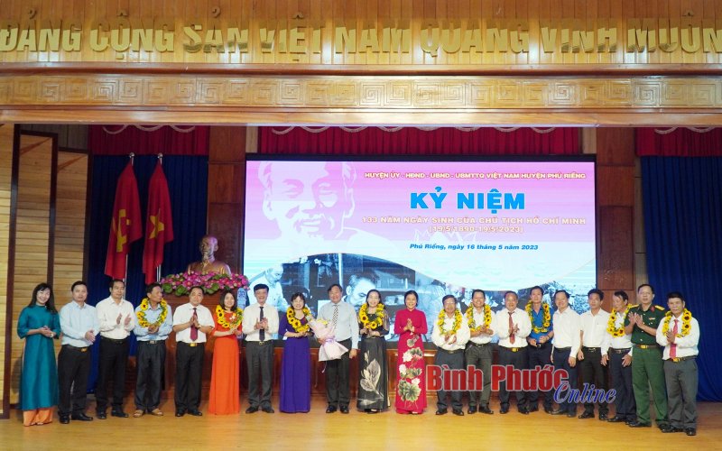 Phú Riềng kỷ niệm 133 năm Ngày sinh Chủ tịch Hồ Chí Minh