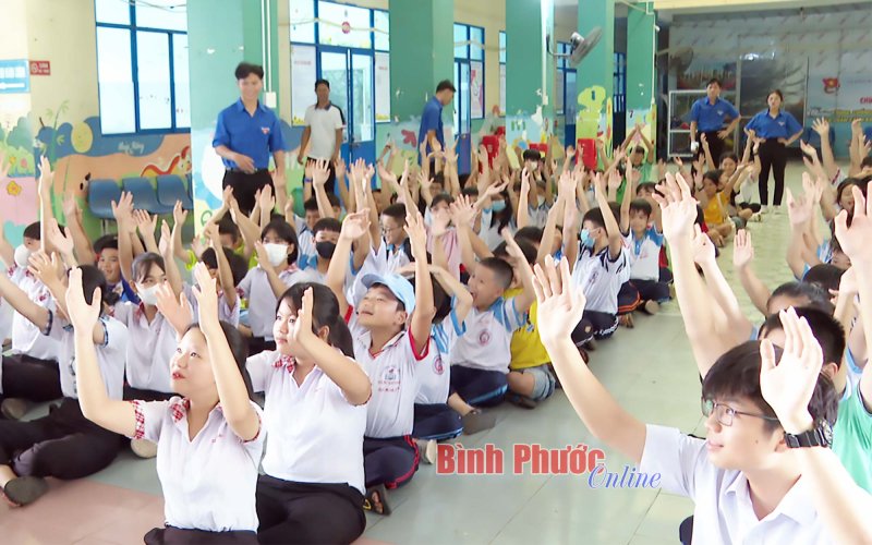 Sân chơi chào mừng kỷ niệm 82 năm Ngày thành lập Đội TNTP Hồ Chí Minh