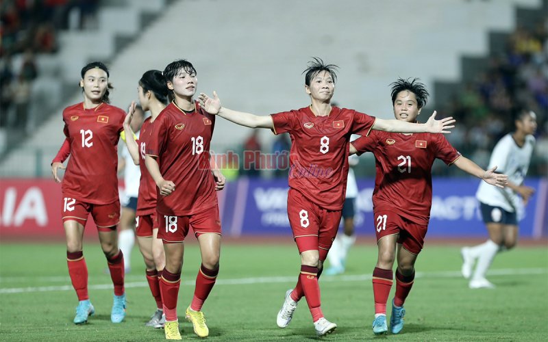 SEA Games 32: Thắng đậm chủ nhà Campuchia, tuyển nữ Việt Nam thẳng tiến vào chung kết