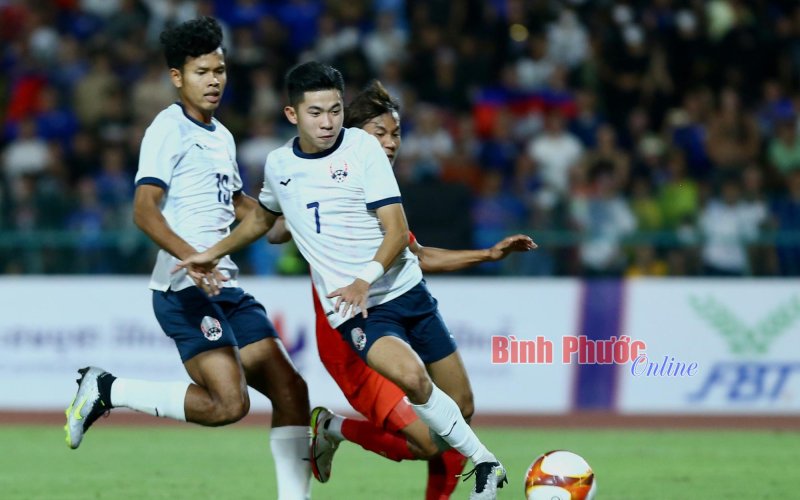 Thất bại trước U22 Myanmar, U22 Campuchia “hẹp cửa” vào bán kết