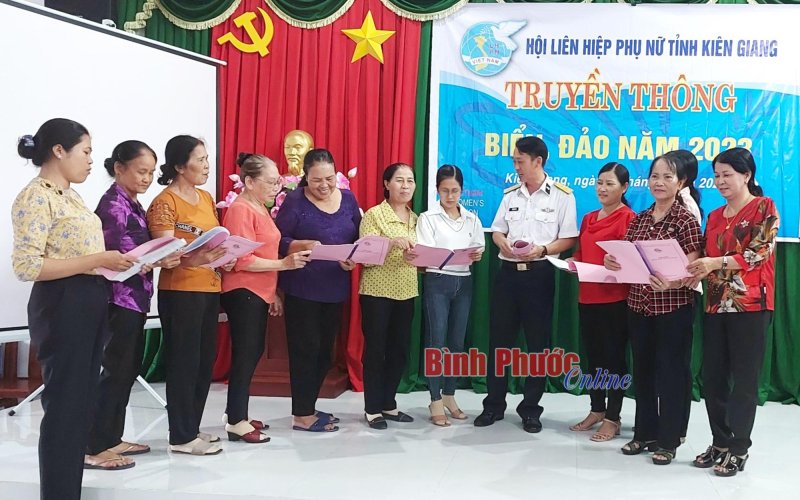 Truyền thông về biển, đảo cho hội viên phụ nữ tỉnh Kiên Giang
