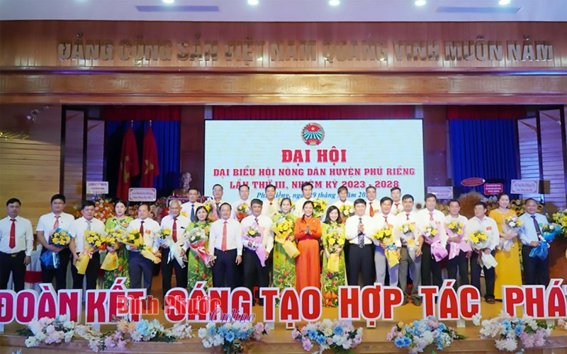 Vận động nông dân mạnh dạn áp dụng công nghệ vào sản xuất