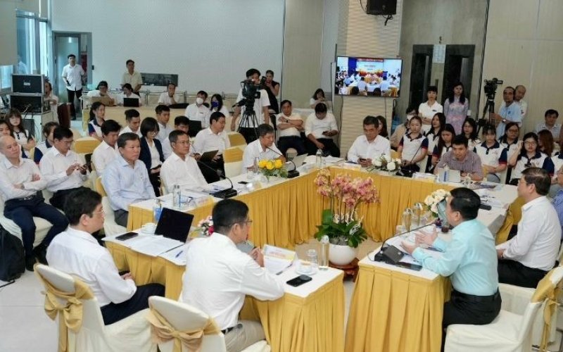 Vì sao giá điện tăng vào mùa nắng nóng?