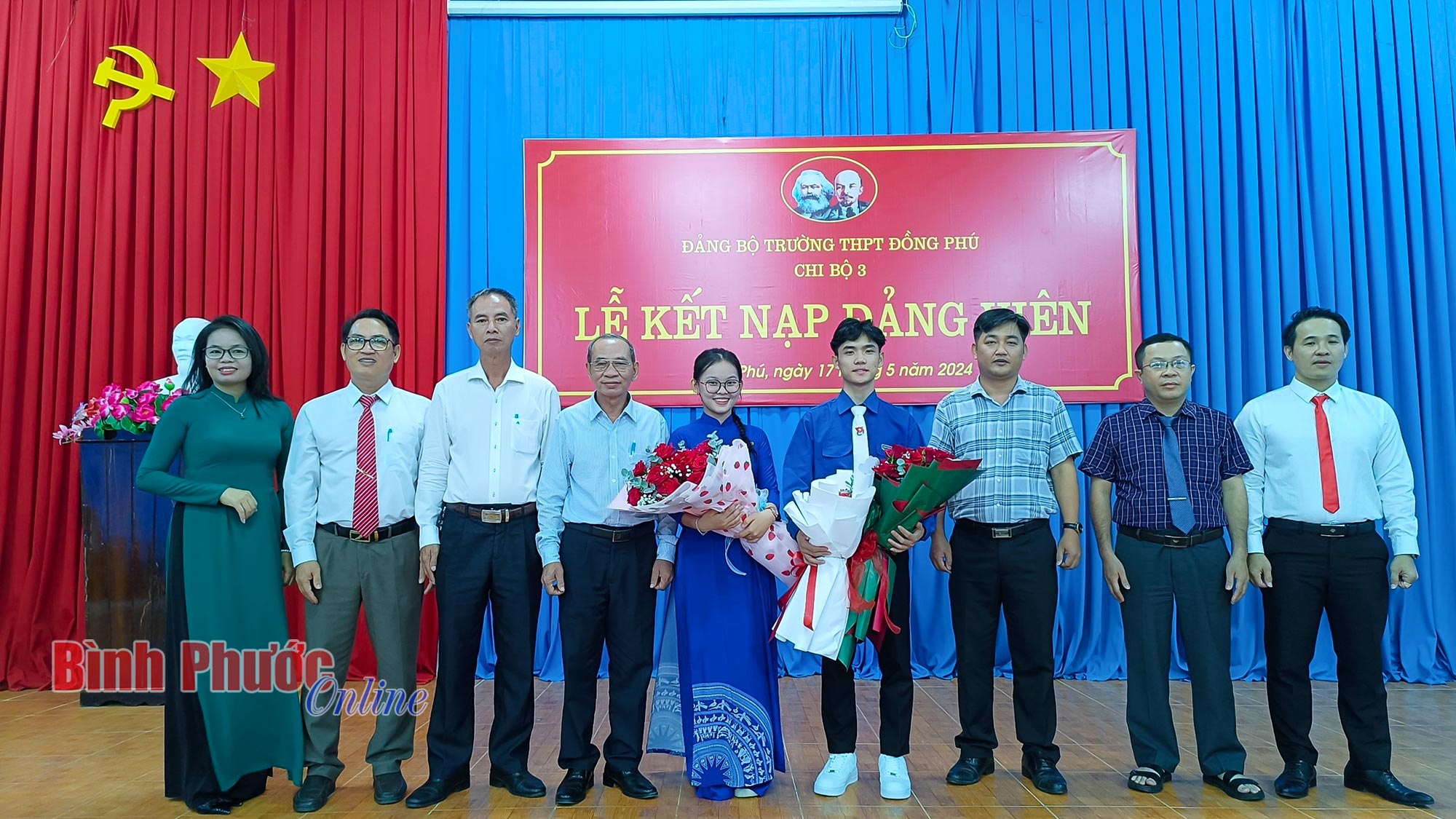 2 học sinh THPT ở Đồng Phú được kết nạp Đảng