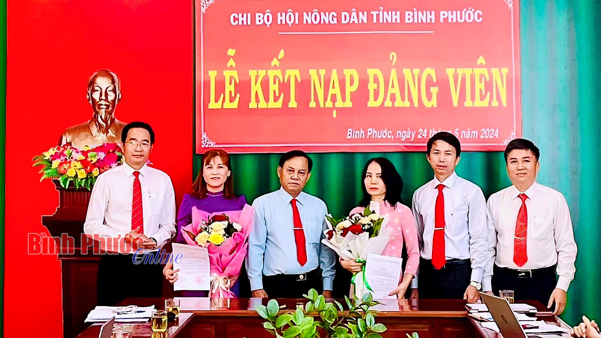 Chi bộ Hội Nông dân tỉnh kết nạp 2 quần chúng ưu tú vào Đảng