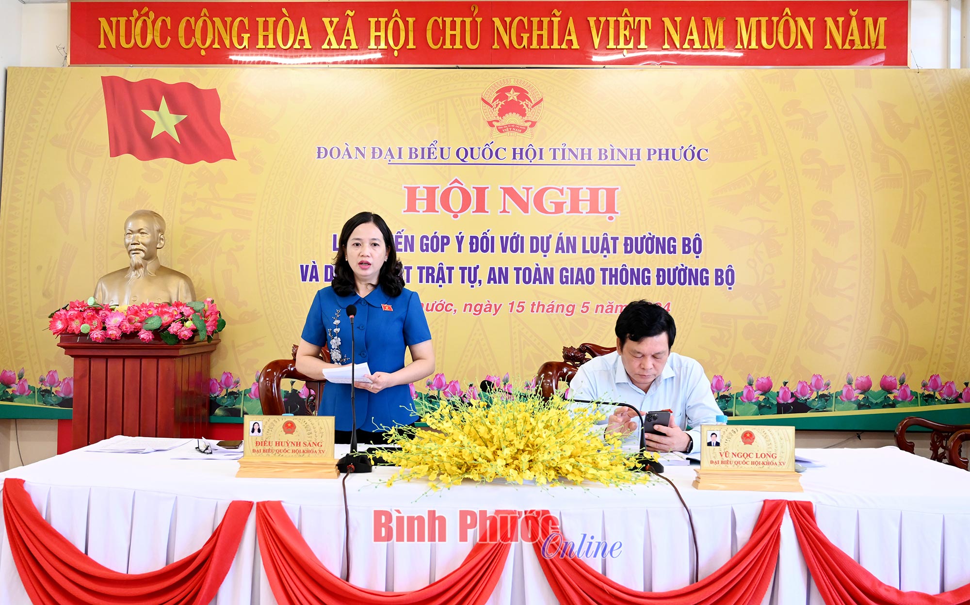 Đoàn đại biểu Quốc hội tỉnh lấy ý kiến góp ý 2 dự án luật