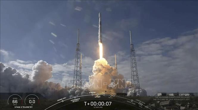 SpaceX ph&oacute;ng th&ecirc;m 20 vệ tinh Starlink l&ecirc;n vũ trụ