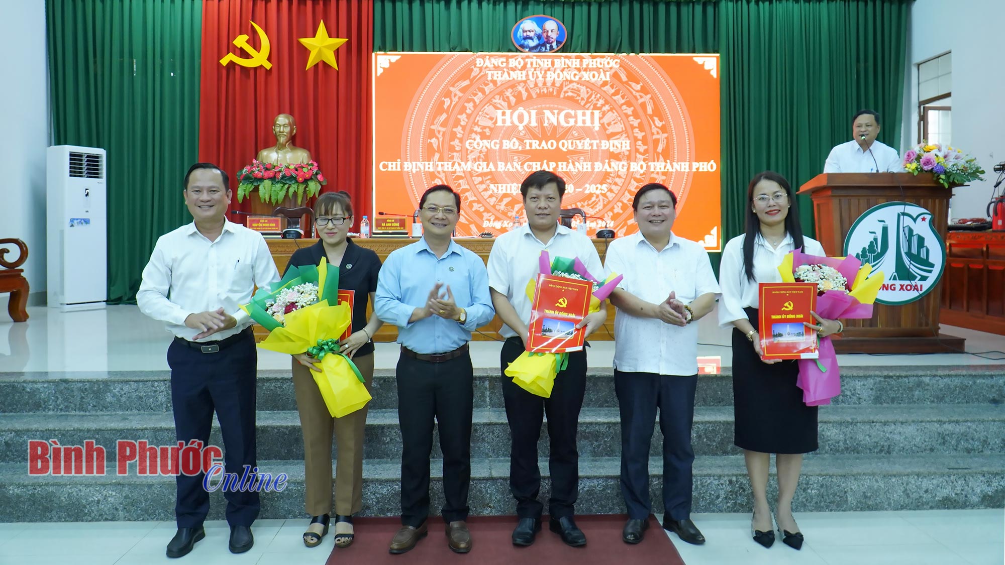 Thành ủy Đồng Xoài công bố quyết định kiện toàn Ban Chấp hành đảng bộ thành phố