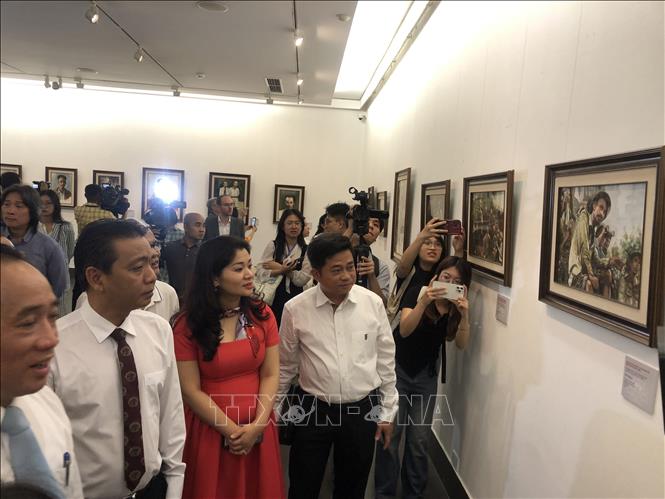 Triển lãm 'Tấm lòng của họa sỹ Việt kiều với Bác Hồ'