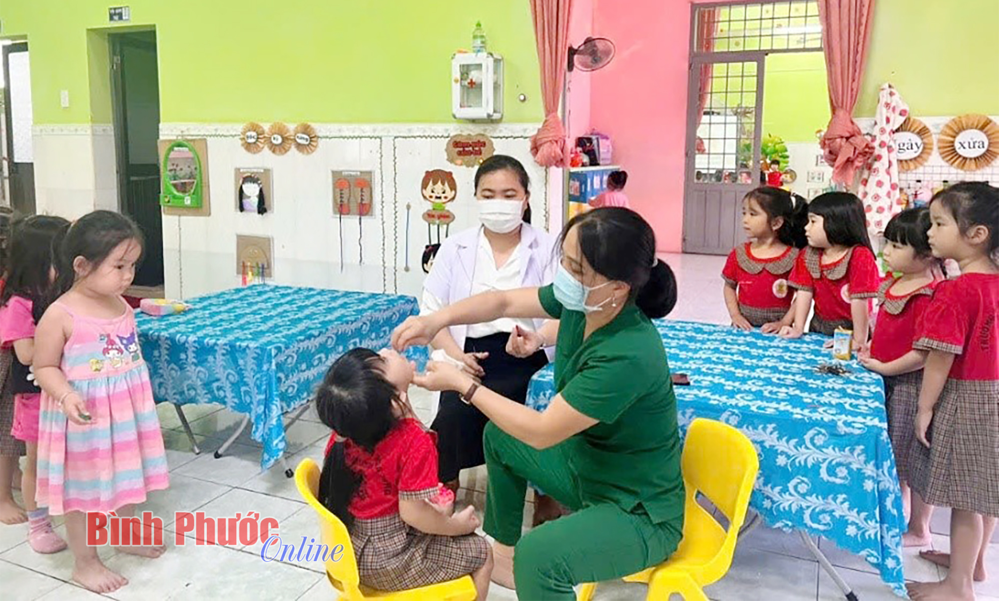 Bình Phước triển khai chiến dịch uống vitamin A cho trẻ
