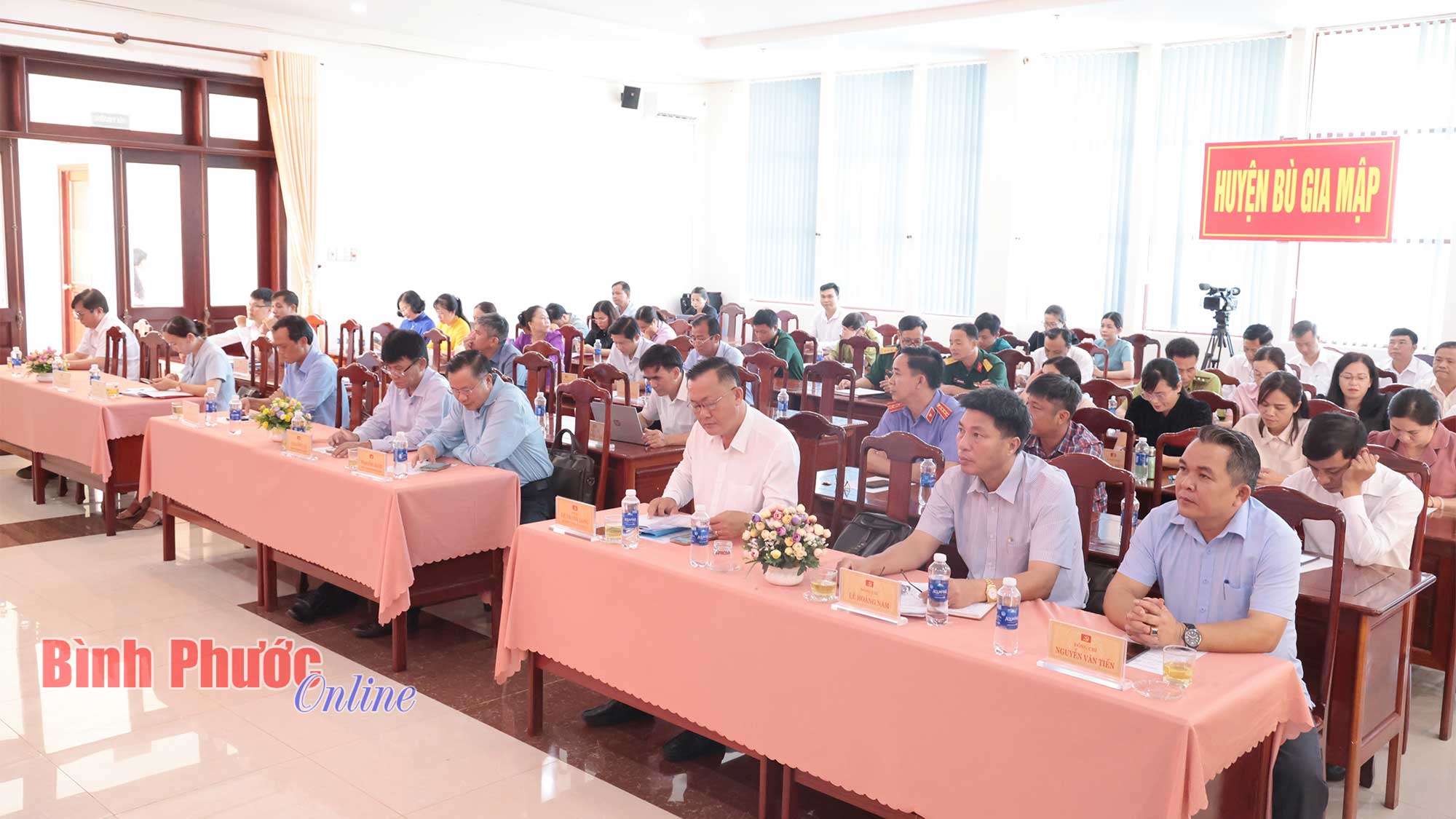 Tuyên dương tập thể, cá nhân điển hình học tập và làm theo Bác