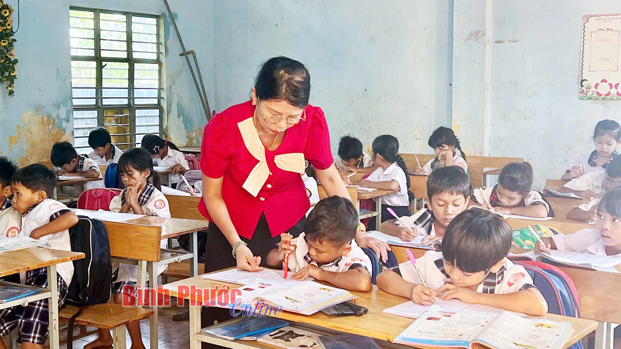 Lặng thầm “gieo chữ” vùng biên