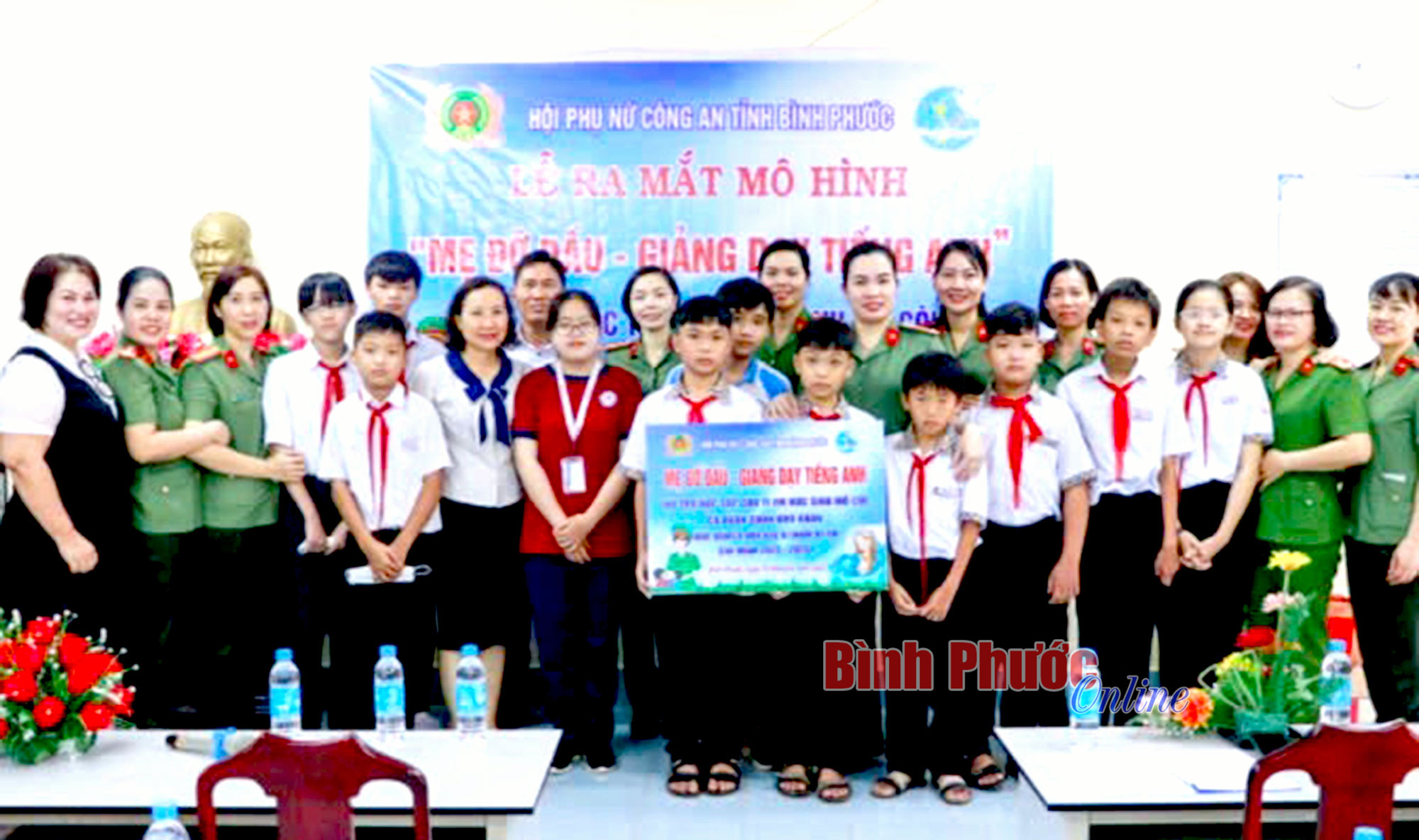 “Mẹ đỡ đầu” cùng con viết tiếp ước mơ