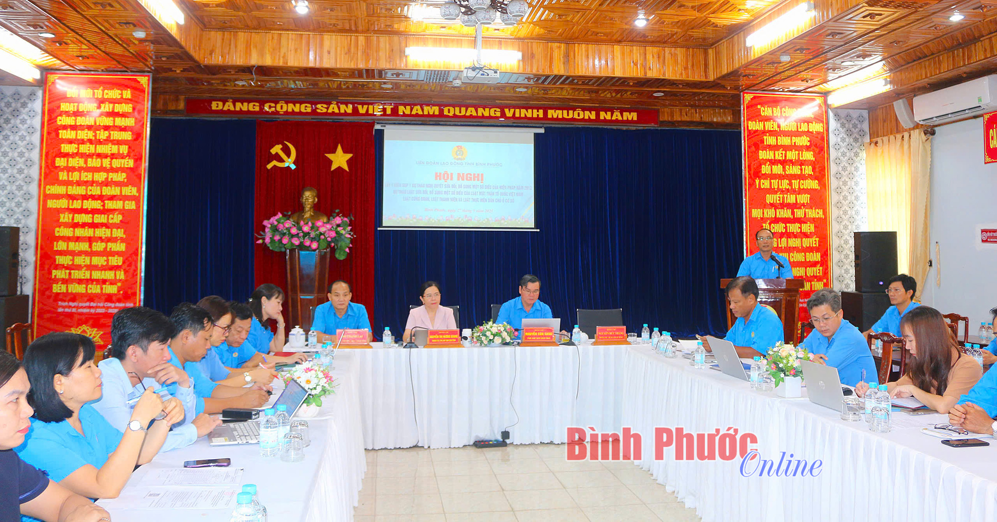 Phát huy vai trò công đoàn trong góp ý sửa đổi Hiến pháp năm 2013