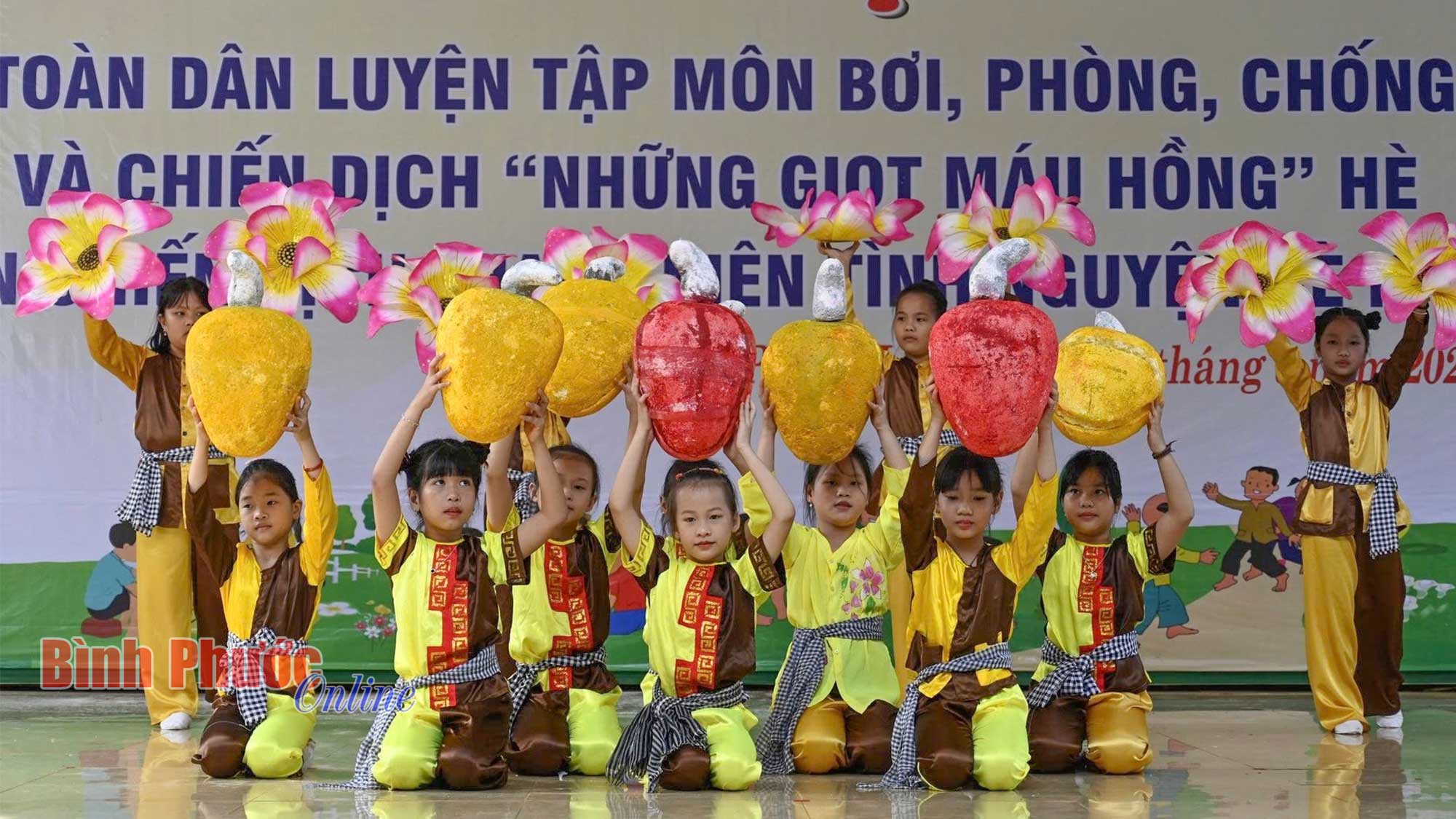 Rực rỡ mùa hè - rộn ràng tuổi thơ