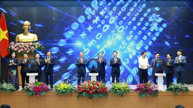 Thủ tướng Phạm Minh Chính: Cổng Pháp luật quốc gia phải thực sự là công cụ hữu ích của người người, nhà nhà