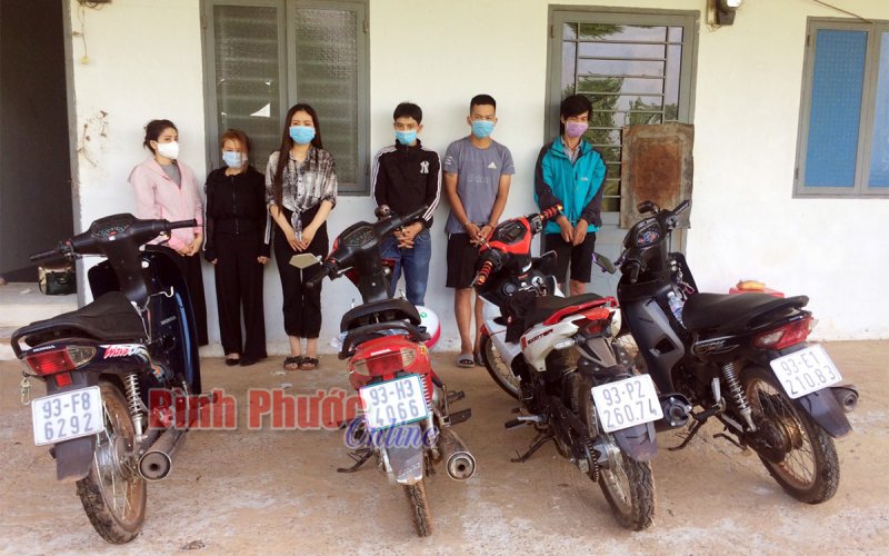 Bắt nhóm đối tượng chuẩn bị vượt biên trái phép