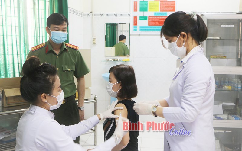 Bệnh xá Công an tỉnh triển khai tiêm 581 liều vắc-xin phòng Covid-19