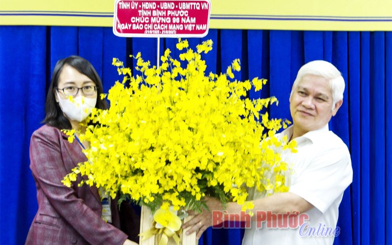 Bí thư Tỉnh ủy Nguyễn Văn Lợi thăm, chúc mừng BPTV nhân ngày 21-6