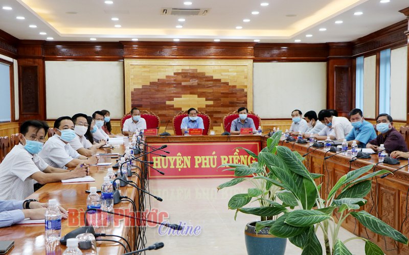 Các địa phương trong tỉnh dự hội nghị trực tuyến sơ kết 5 năm thực hiện Chỉ thị 05 của Bộ Chính trị